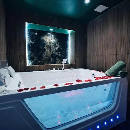 Stanislas Sensual Bali Jacuzzi 300m Place Stanislas *