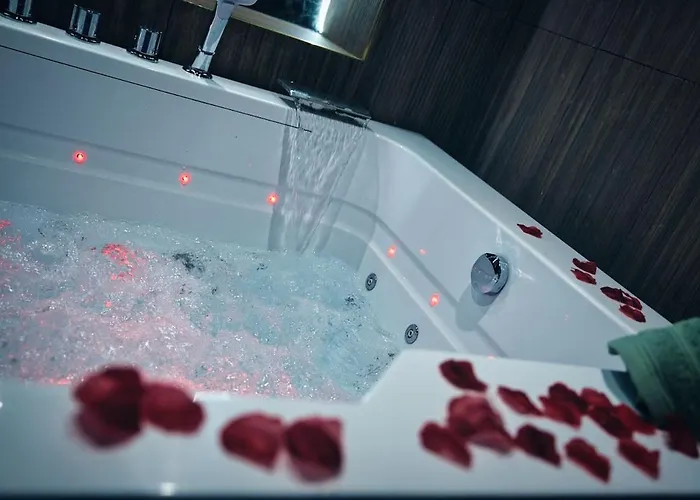 Stanislas Sensual Bali Jacuzzi 300m Place Stanislas Апартаменты