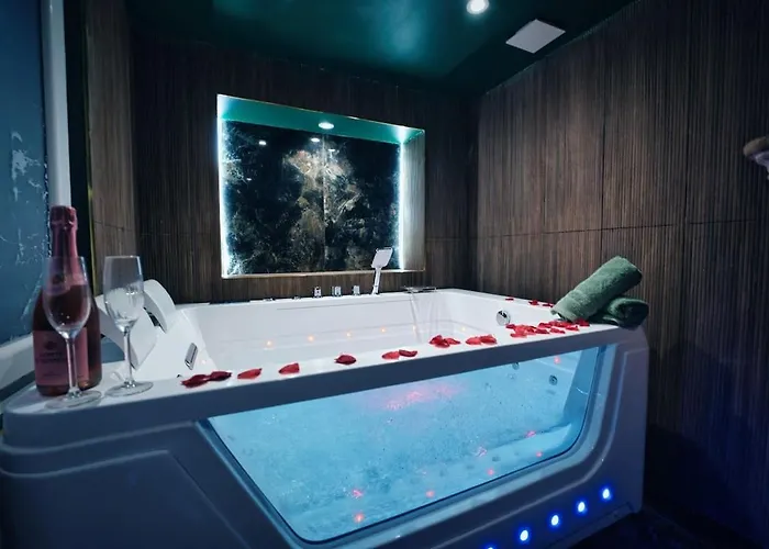 Stanislas Sensual Bali Jacuzzi 300m Place Stanislas *