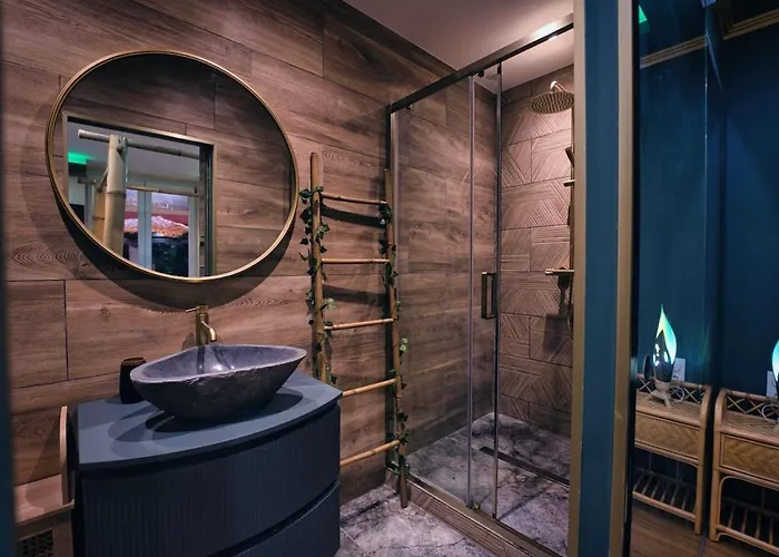 Stanislas Sensual Bali Jacuzzi 300m Place Stanislas * Nancy